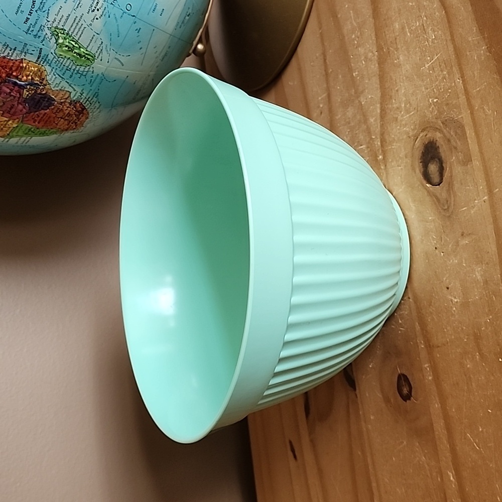 Cynthia Rowley mint green mixing bowl